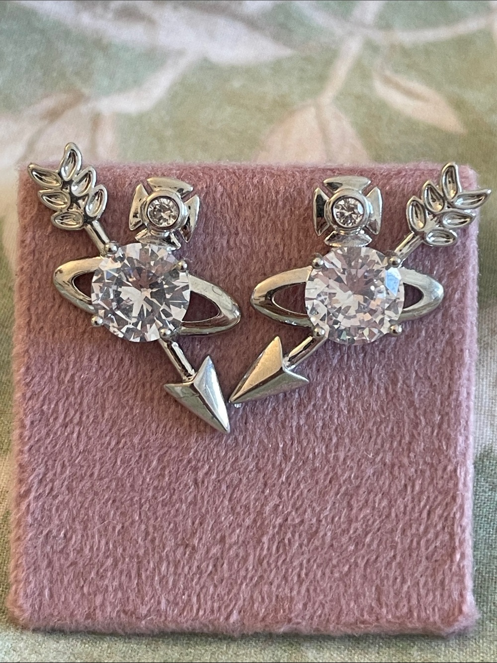 VIVIENNE Westwood Silver Crystal Arrow & Orb Stud Earrings - Sparkling White